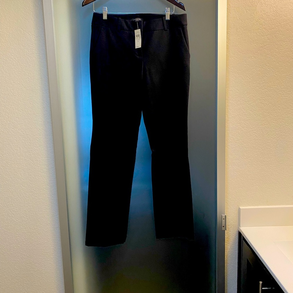 Ann Taylor black women’s dress pants, size 6. Never worn with original tags